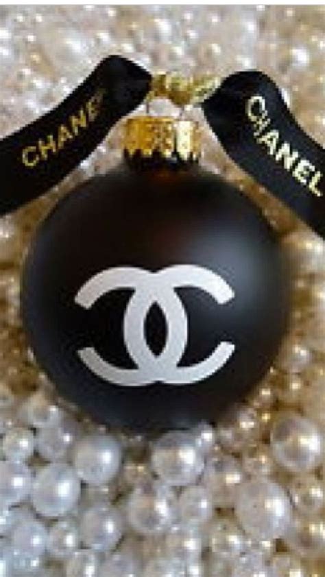 chanel weihnachtskugel|chanel gifts.